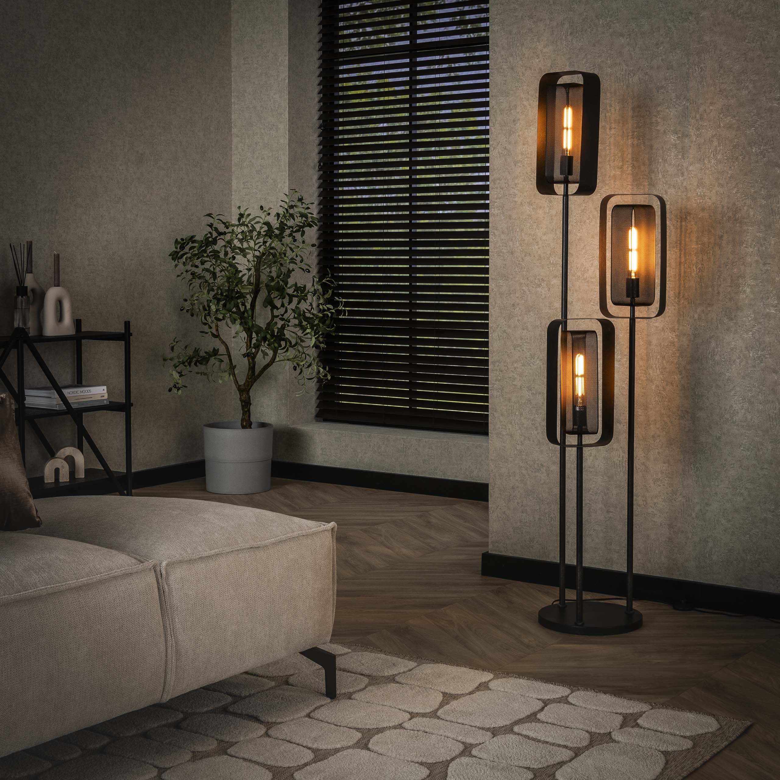 Golvlampa Mesh Rotate stepped 3-ljus Artic svart