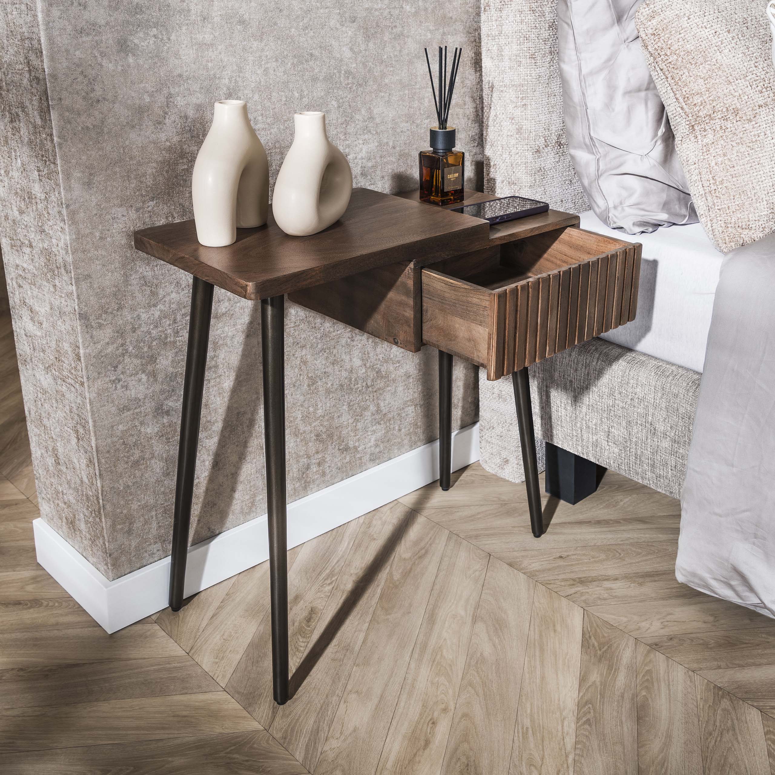 Sängbord Carve 1 låda vänster - Solid akaciabrun