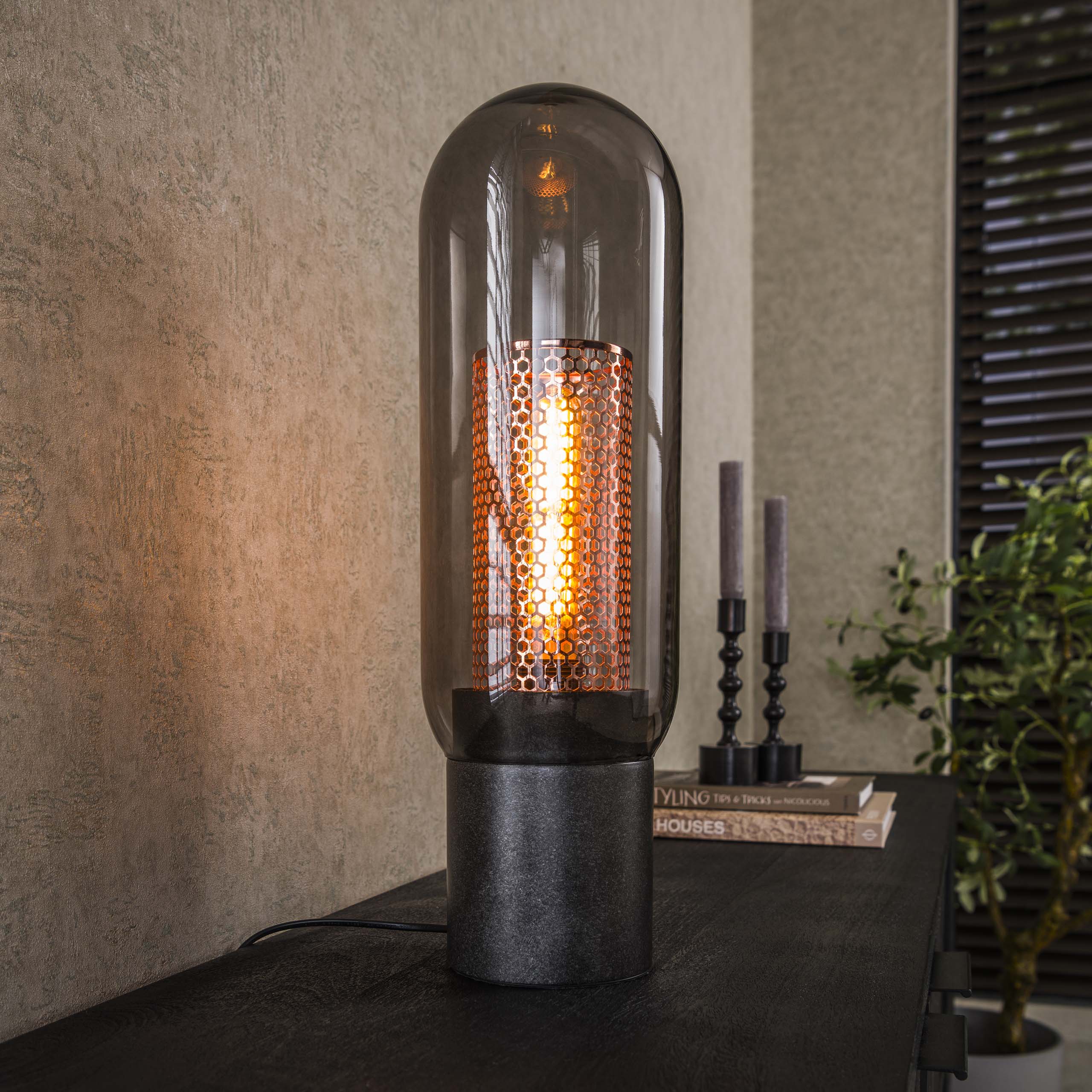 Bordslampa rök glasperforerat stål / Artic svart