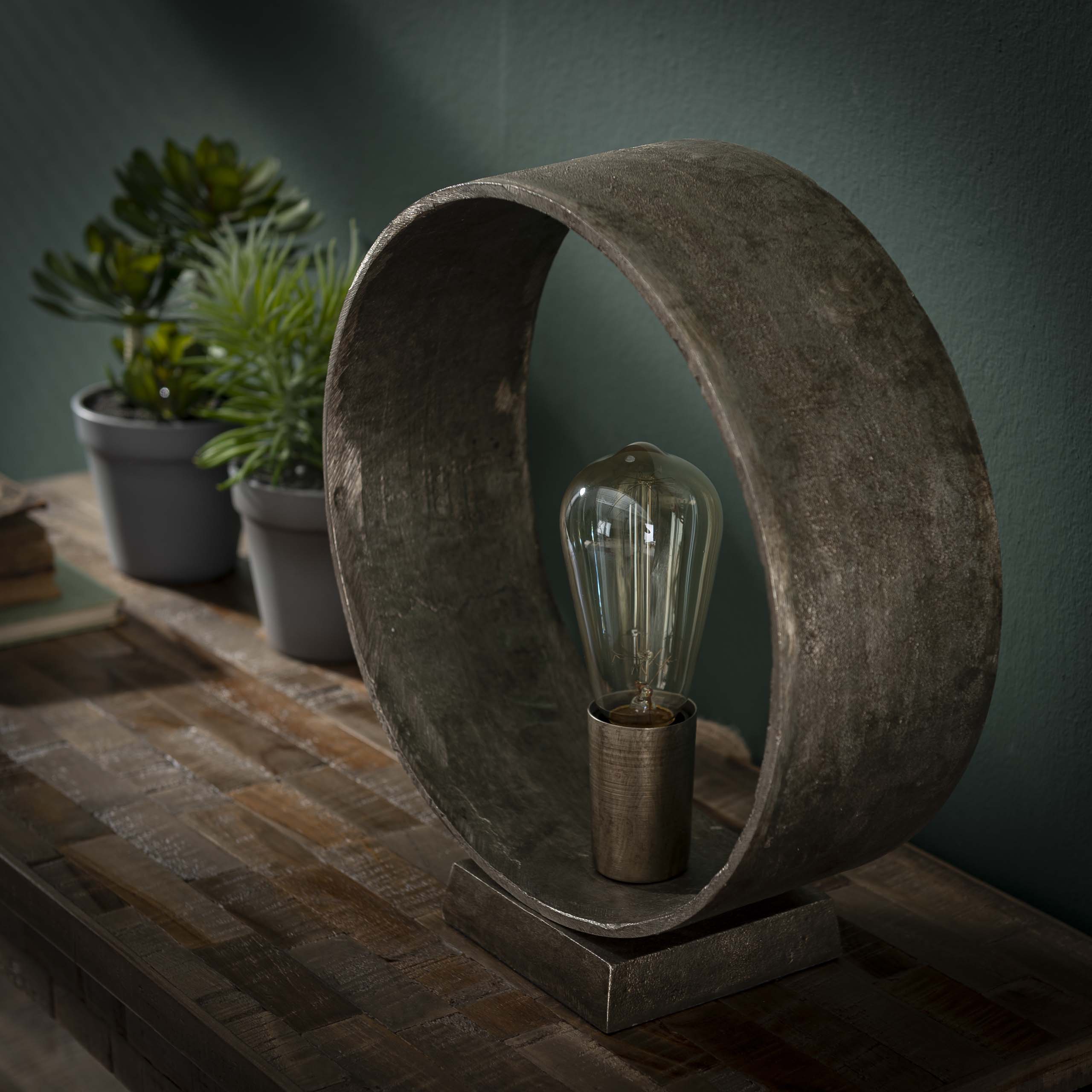 Bordslampa Loop / Antik Nickel