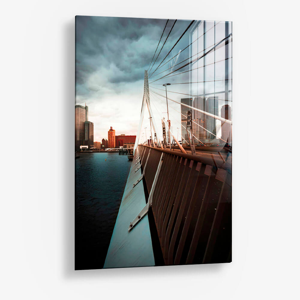 Over the Edge – Glas