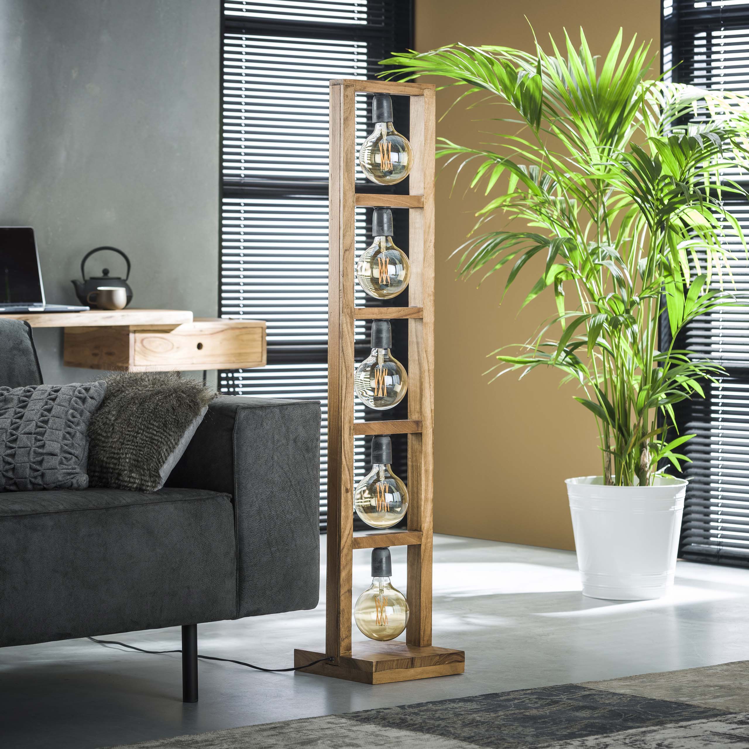 Golvlampa 5L Ek