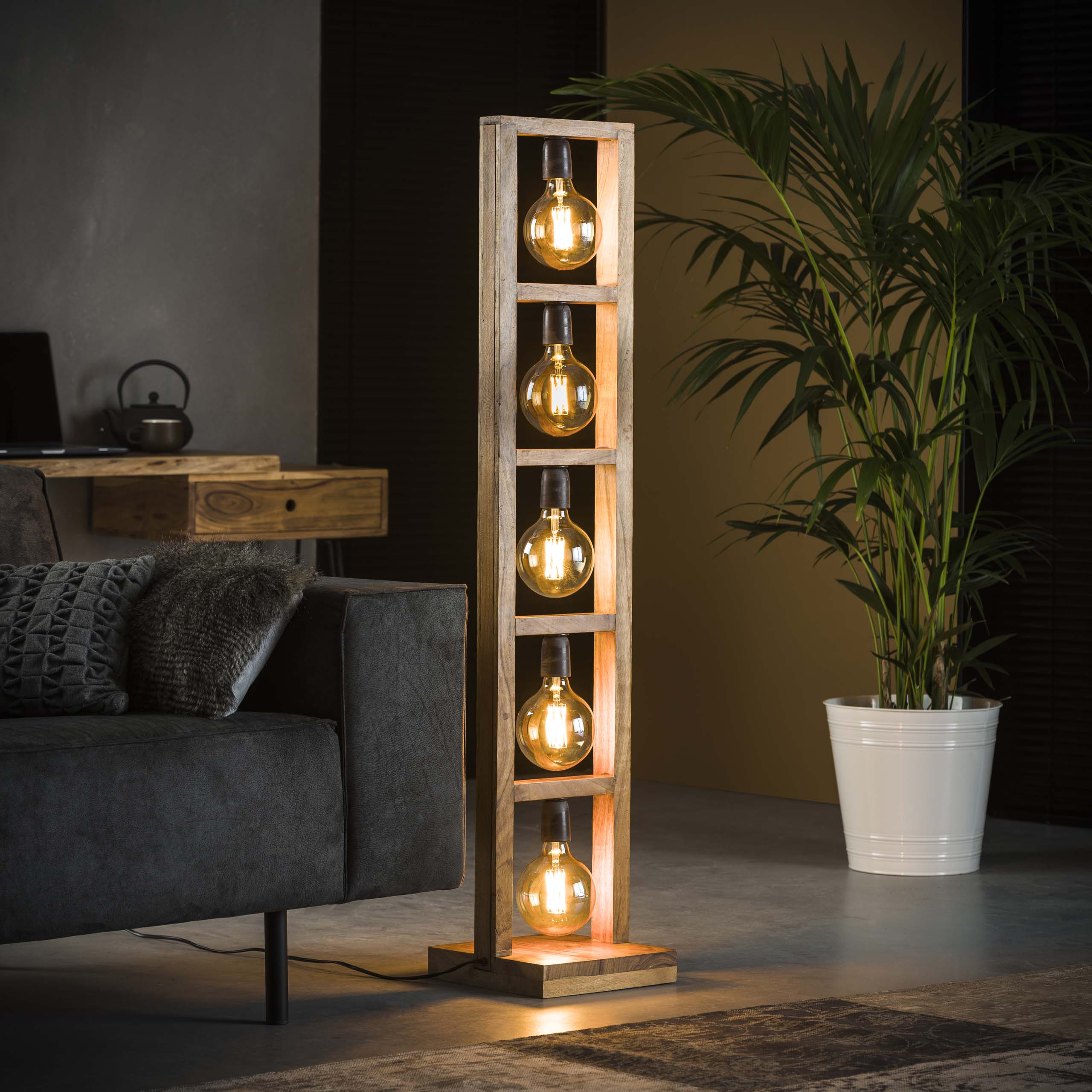 Golvlampa 5L Ek