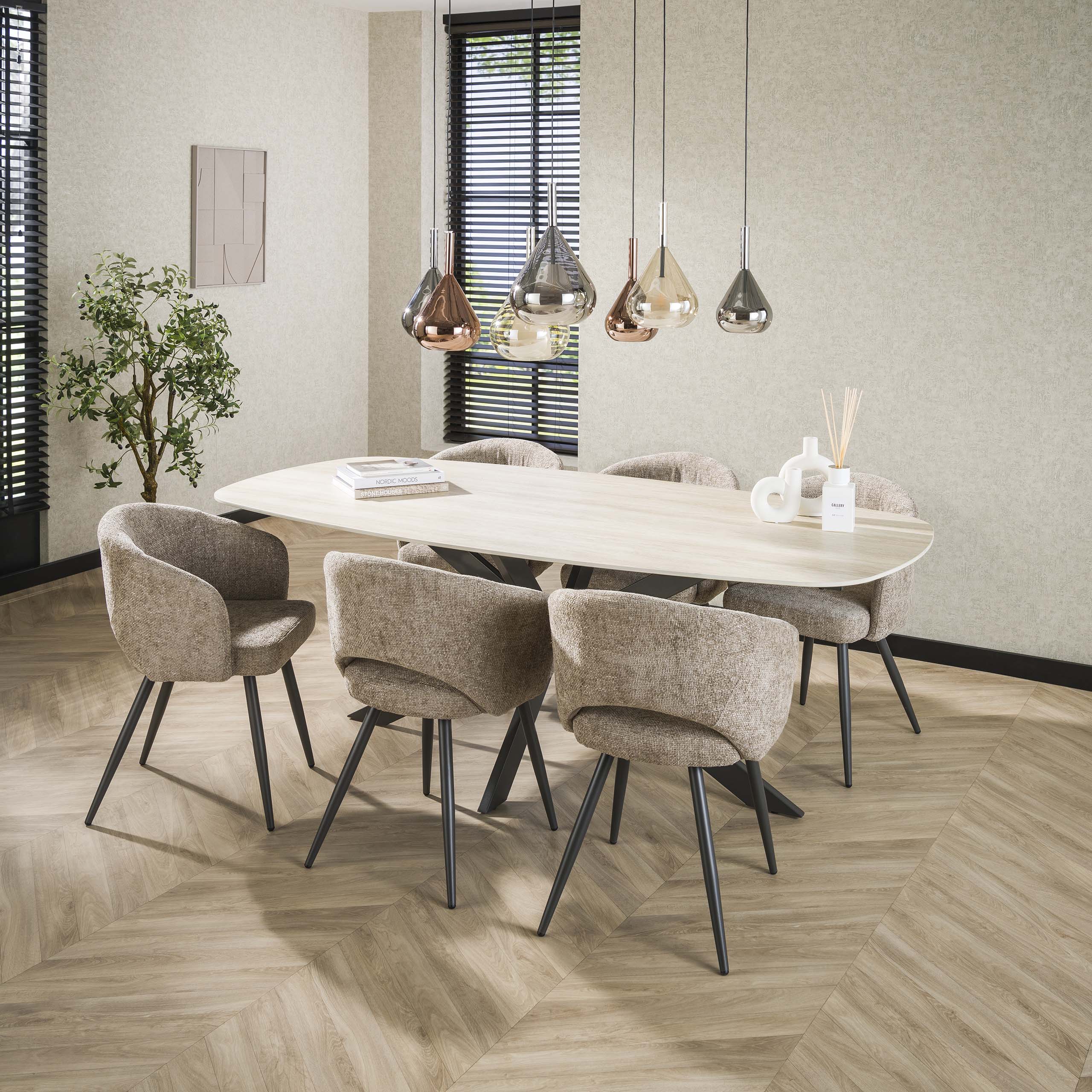 Hänglampa 4+3 vingar mix glas / Svart