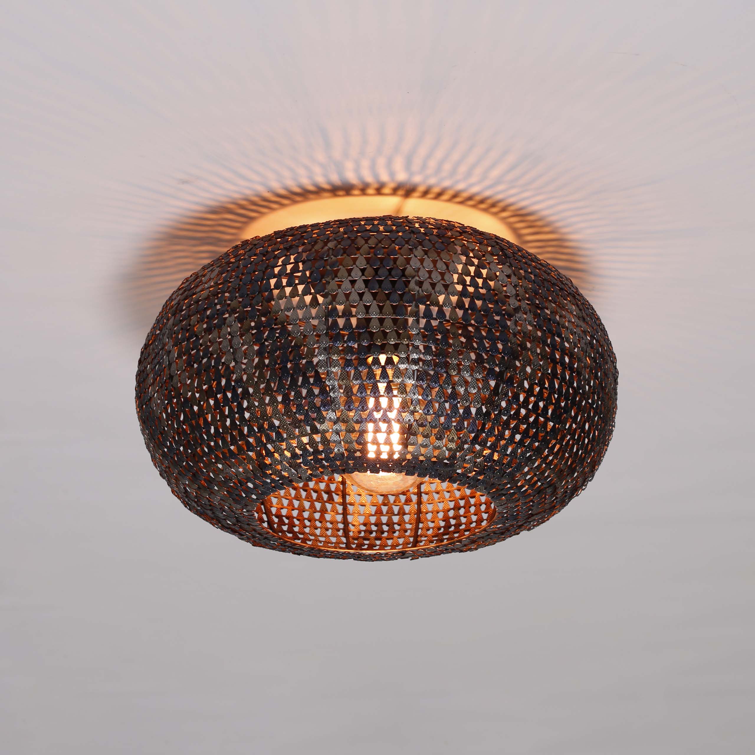 Taklampa Ø40 pansar / Svart brun