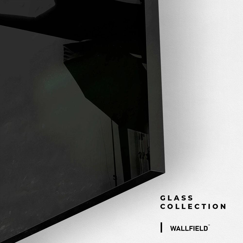 Still in Scarlet – Glas