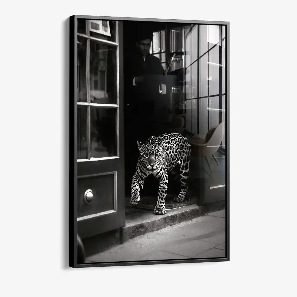 Urban Prowl – Glas