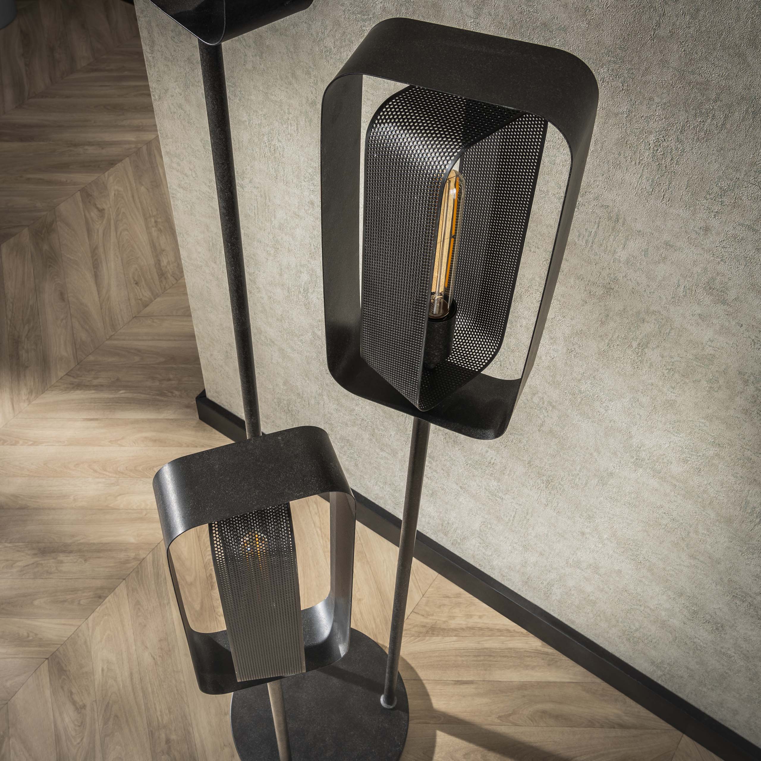 Golvlampa Mesh Rotate stepped 3-ljus Artic svart