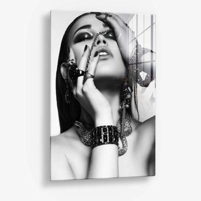 Modesty – Glas