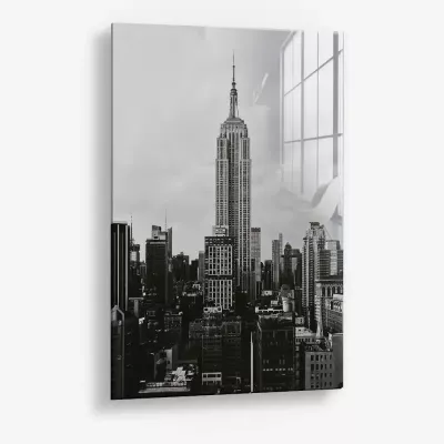 Spire in Cloudlight – Glas