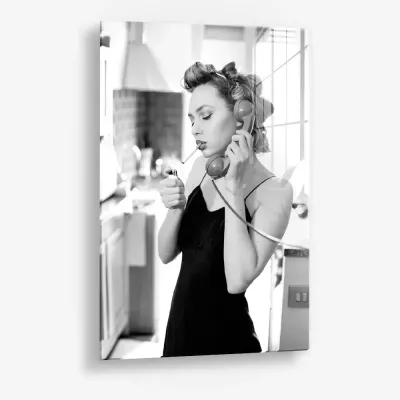 Domestic Noir – Glas